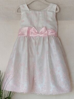 Emma Rose Girls  White and Pink Sleeveless Special Occasion Dress Size 6